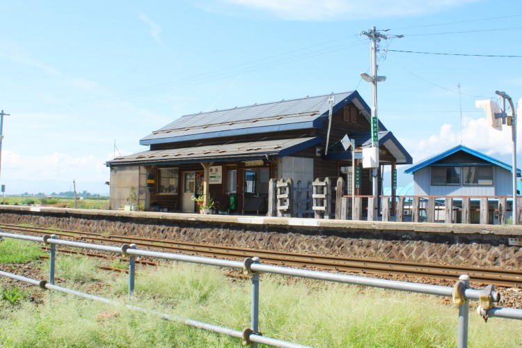JR鶴泊駅