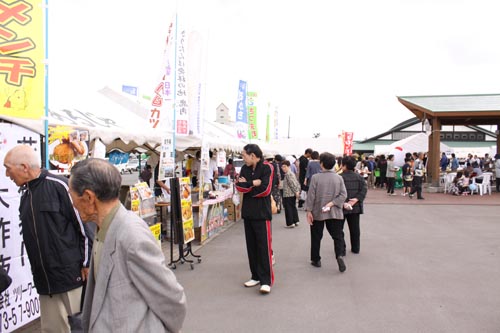 道の駅つるた鶴の里あるじゃ12周年フェア開催されました。