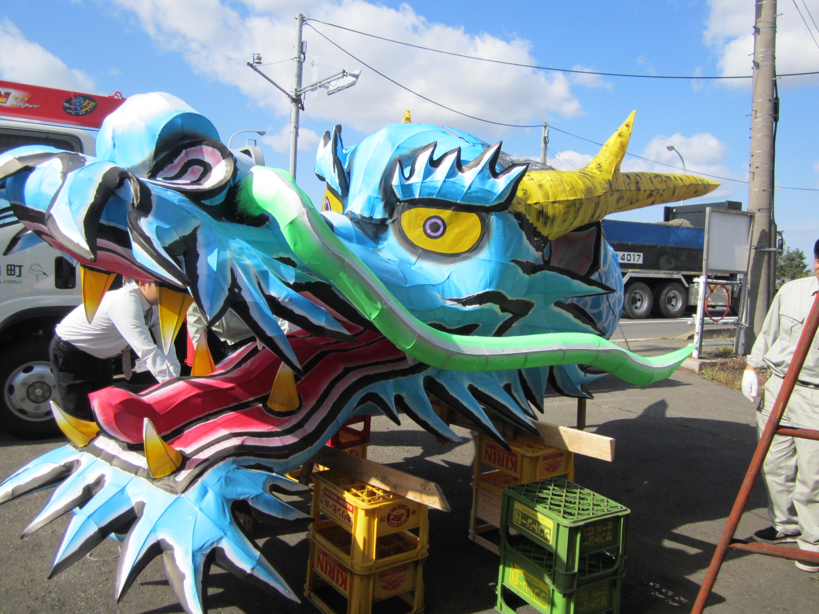 JR陸奥鶴田駅に「龍神ねぶた」展示中 | メデタイ・ツルタ